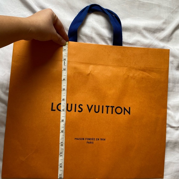 Louis Vuitton gift bag - Picture 4 of 5